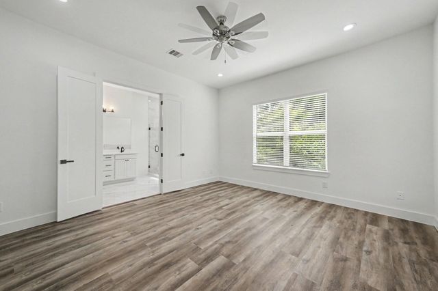 5734 White Magnolia Street, Houston, TX 77091