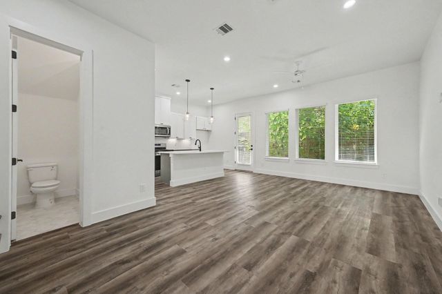 5734 White Magnolia Street, Houston, TX 77091