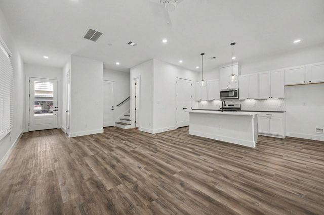 5734 White Magnolia Street, Houston, TX 77091