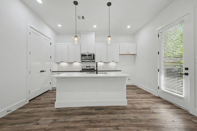 5734 White Magnolia Street, Houston, TX 77091