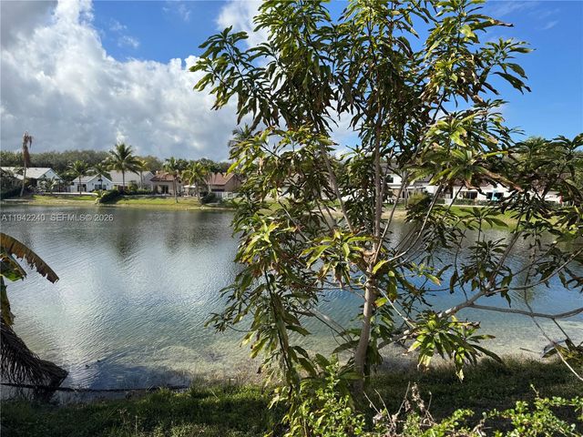 19720 NW 87th Pl, Hialeah, FL 33018