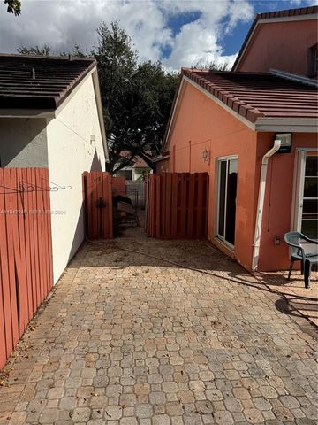 19720 NW 87th Pl, Hialeah, FL 33018