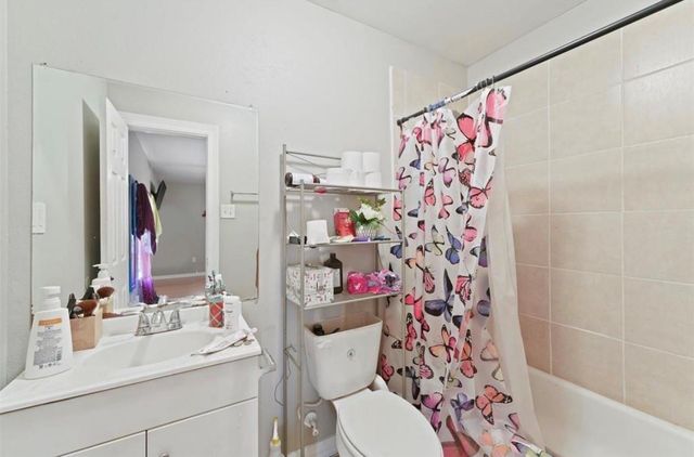 8538 Sunderland Unit B Road, Houston, TX 77028