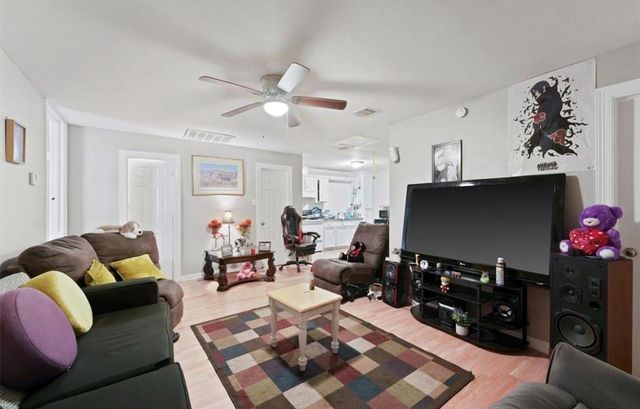 8538 Sunderland Unit B Road, Houston, TX 77028