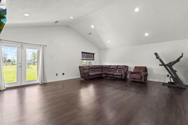 19961 Englin Road, Winnie, TX 77665