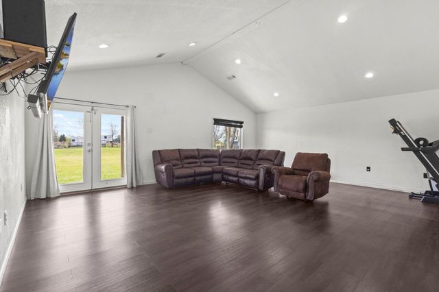 19961 Englin Road, Winnie, TX 77665