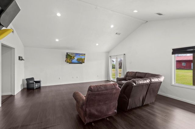 19961 Englin Road, Winnie, TX 77665