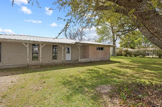 19961 Englin Road, Winnie, TX 77665