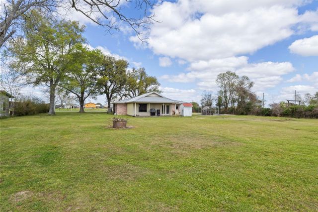 19961 Englin Road, Winnie, TX 77665
