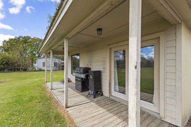 19961 Englin Road, Winnie, TX 77665