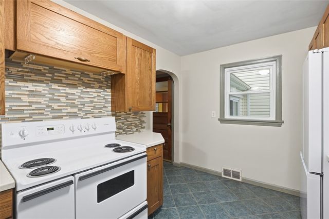 123 Wampum Road, Big Beaver, PA 16157