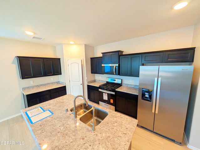 5052 Andrew Jorel Drive, El Paso, TX 79938