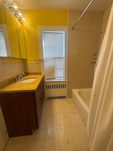 12 Pickwick, Marblehead, MA 01945