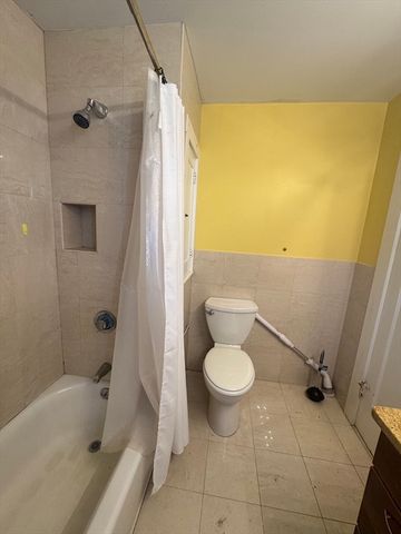 12 Pickwick, Marblehead, MA 01945