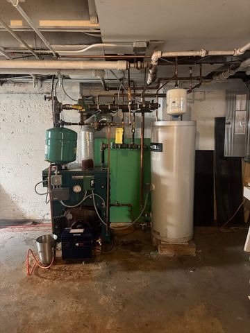 12 Pickwick, Marblehead, MA 01945