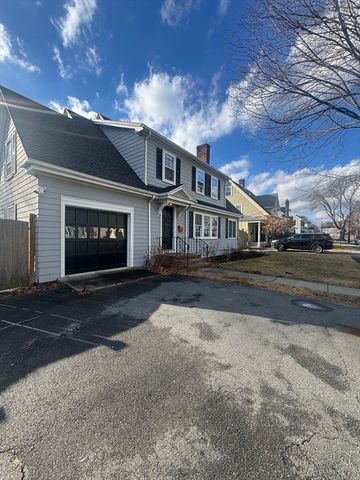 12 Pickwick, Marblehead, MA 01945