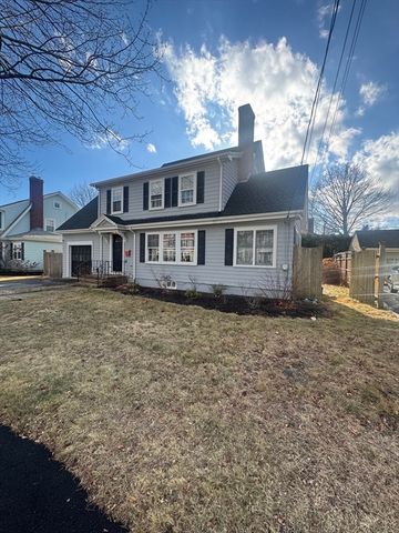 12 Pickwick, Marblehead, MA 01945