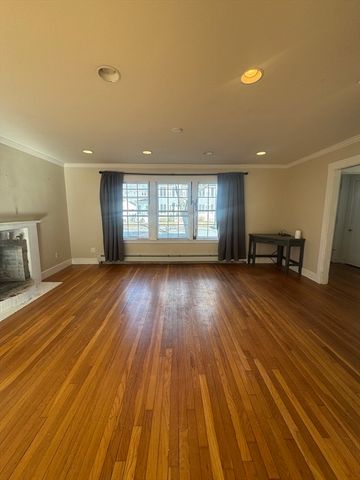 12 Pickwick, Marblehead, MA 01945