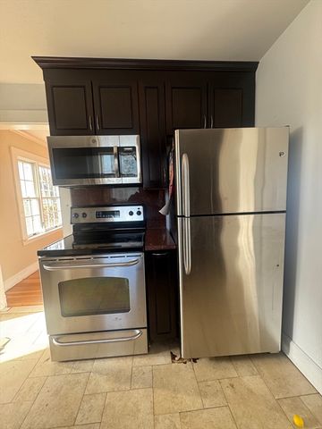 12 Pickwick, Marblehead, MA 01945