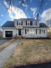12 Pickwick, Marblehead, MA 01945