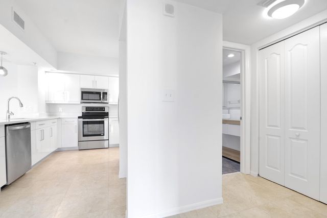 100 N Federal Highway 734, Fort Lauderdale, FL 33301