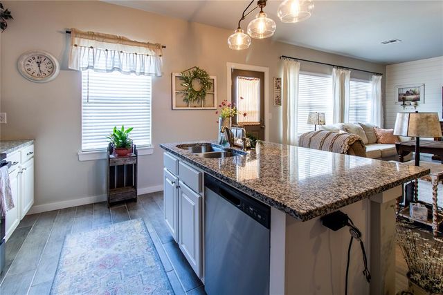 15961 Prairie Rose Drive, Mcloud, OK 74851