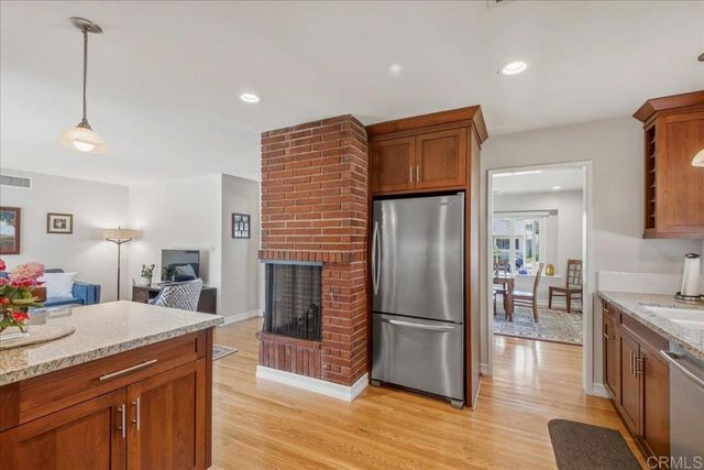 118 N Ashford Place, Fullerton, CA 92831