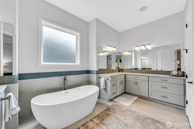 24132 NE 131st Terrace, Redmond, WA 98053