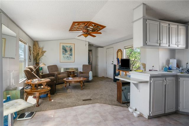 5202 W Brook Drive, Golden Valley, AZ 86413