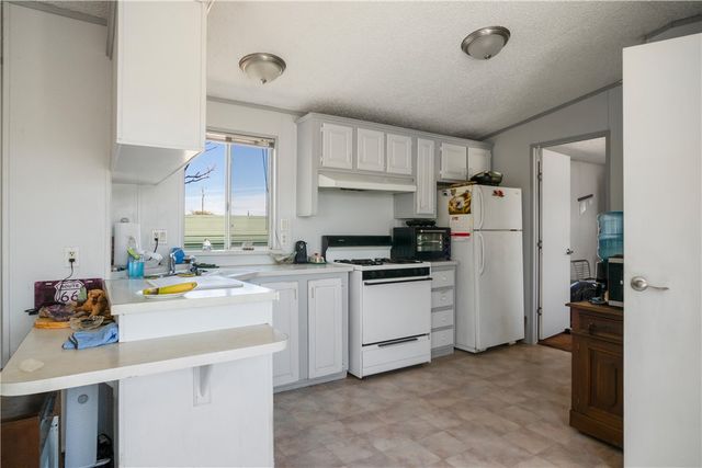 5202 W Brook Drive, Golden Valley, AZ 86413