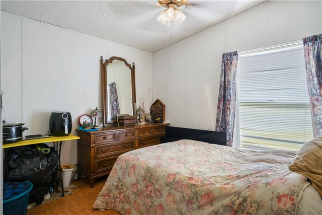 5202 W Brook Drive, Golden Valley, AZ 86413