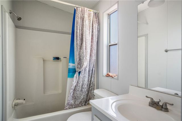 5202 W Brook Drive, Golden Valley, AZ 86413