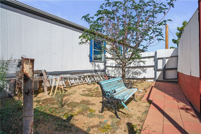 5202 W Brook Drive, Golden Valley, AZ 86413