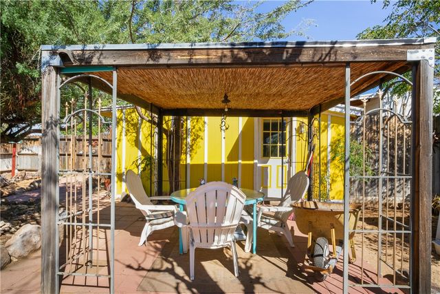 5202 W Brook Drive, Golden Valley, AZ 86413