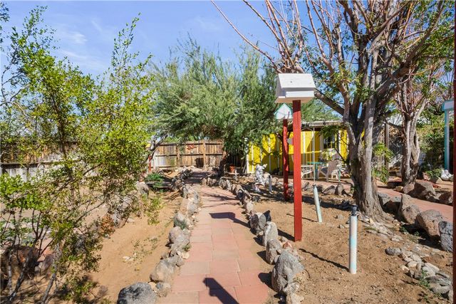 5202 W Brook Drive, Golden Valley, AZ 86413