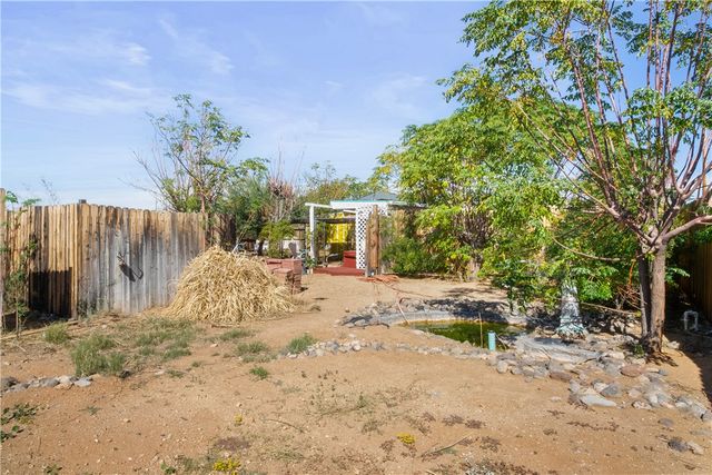 5202 W Brook Drive, Golden Valley, AZ 86413