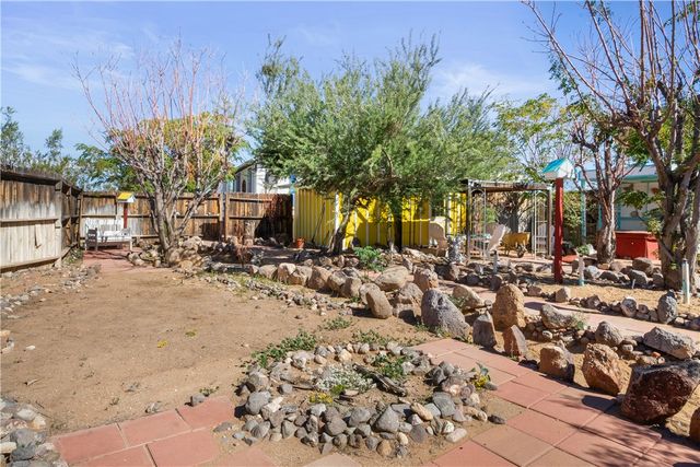 5202 W Brook Drive, Golden Valley, AZ 86413