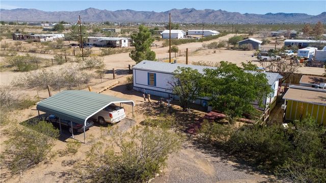 5202 W Brook Drive, Golden Valley, AZ 86413