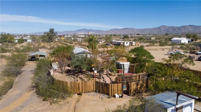 5202 W Brook Drive, Golden Valley, AZ 86413