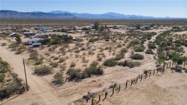 5202 W Brook Drive, Golden Valley, AZ 86413