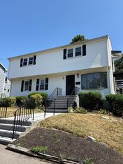 14 Reynolds Ave A, Randolph, MA 02368