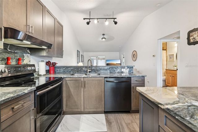 10820 43RD STREET N 902, Clearwater, FL 33762