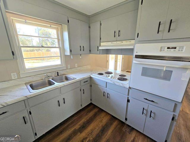 4111 Oak Drive, Valdosta, GA 31605