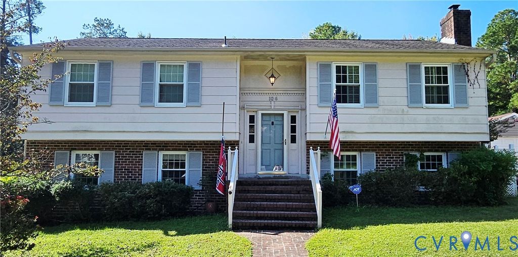 106 Tudor Rd, Colonial Heights, VA 23834