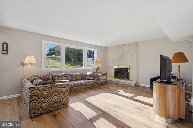 72 E HERON RD, Southampton, PA 18966