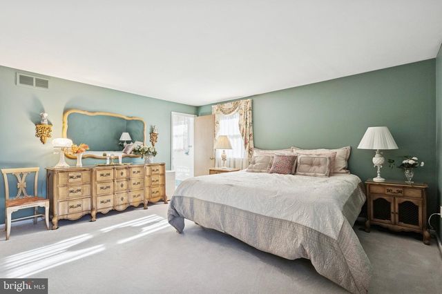 72 E HERON RD, Southampton, PA 18966