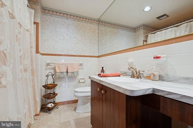 72 E HERON RD, Southampton, PA 18966