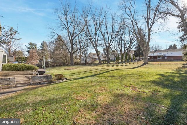 72 E HERON RD, Southampton, PA 18966