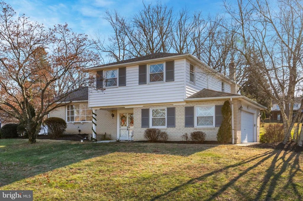 72 E HERON RD, Southampton, PA 18966