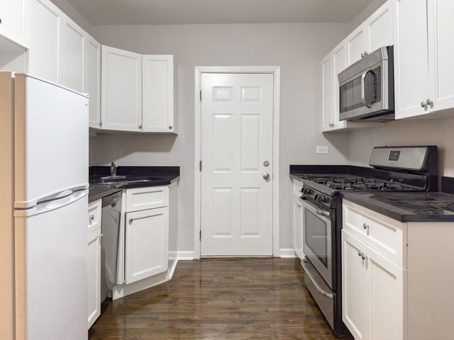 5746 N Winthrop Avenue 203, Chicago, IL 60660